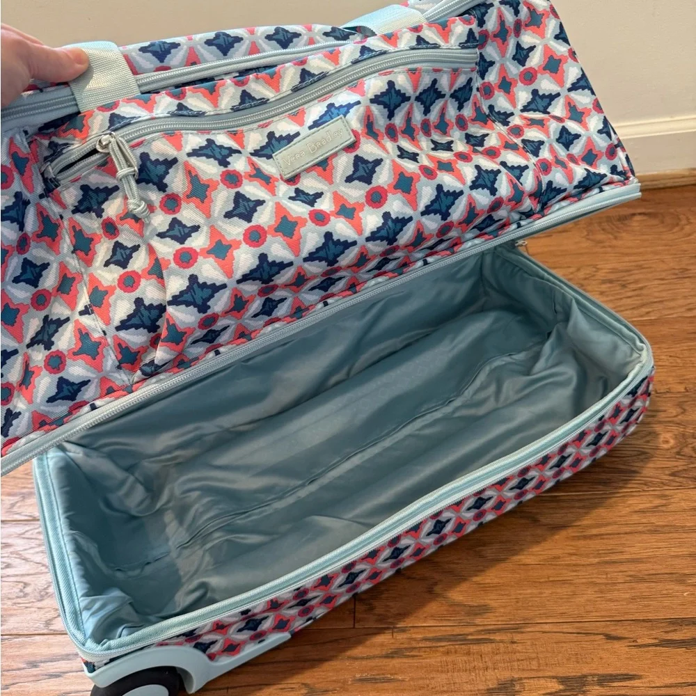 Vera Bradley LightenUp Rolling Duffel - Picture 4 of 4